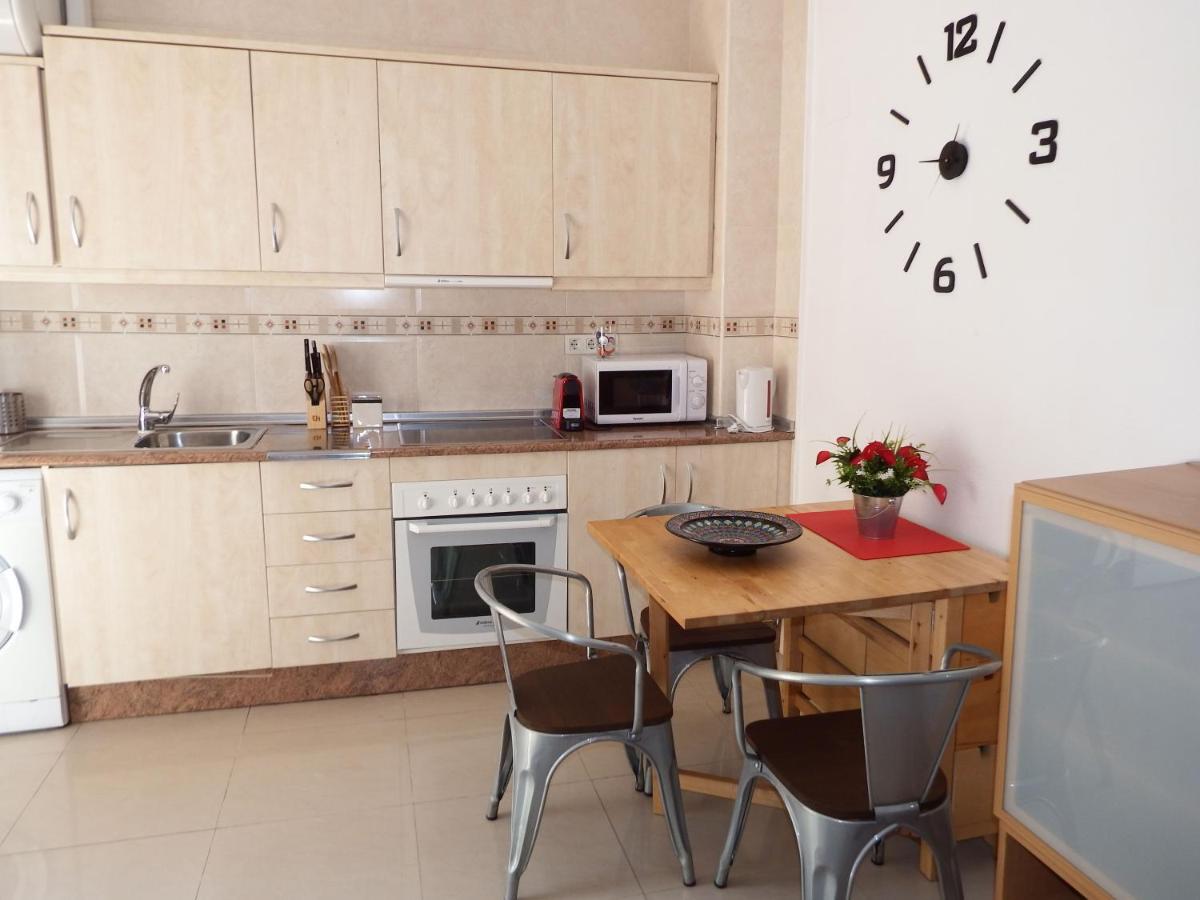 Lovely, Quiet Downtown-beach W Balcony Apartament *